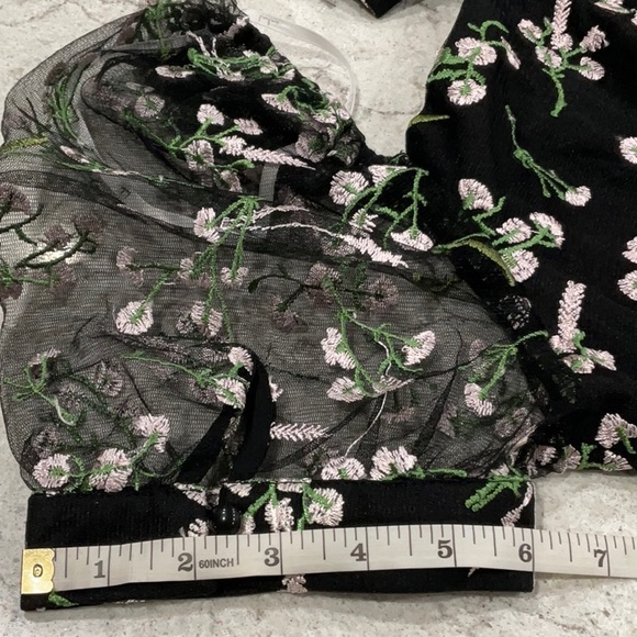 🆕 Lulus Radiant love black floral embroidered short sleeve skater dress size M - Picture 11 of 13